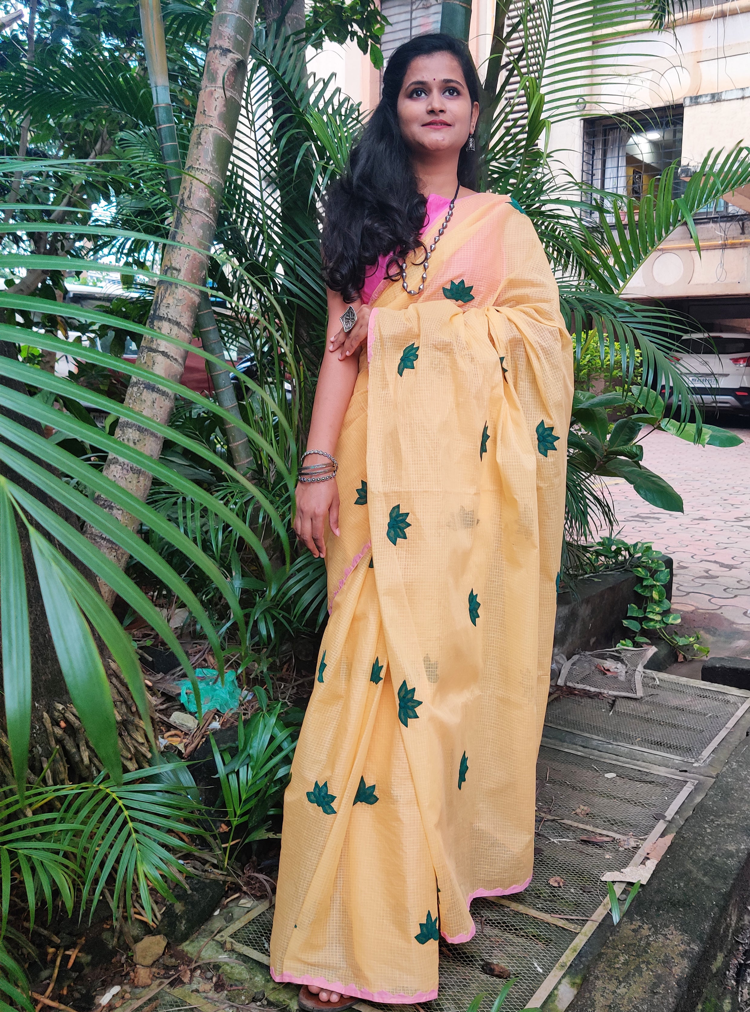 Bridal lehngaa... - Avani gota Patti saree online business | Facebook